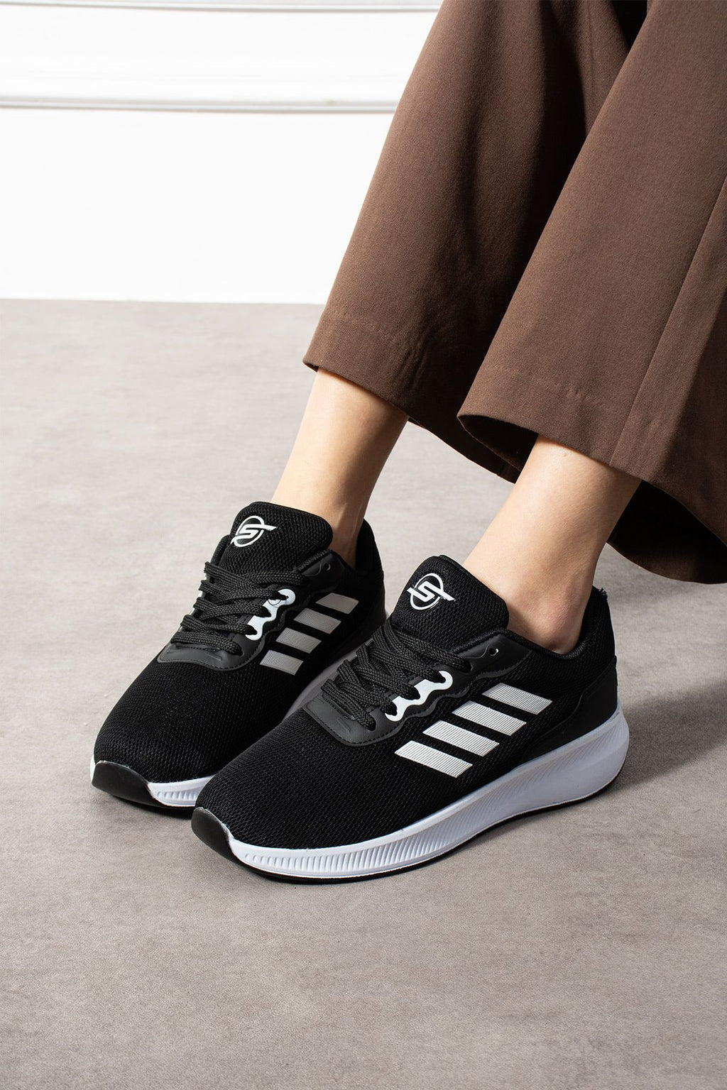 Anında Kapımda | Unisex Çizgi Detaylı Rahat Taban File Sneaker – Günlük Yürüyüş ve Spor Ayakkabı 2025 Modeli