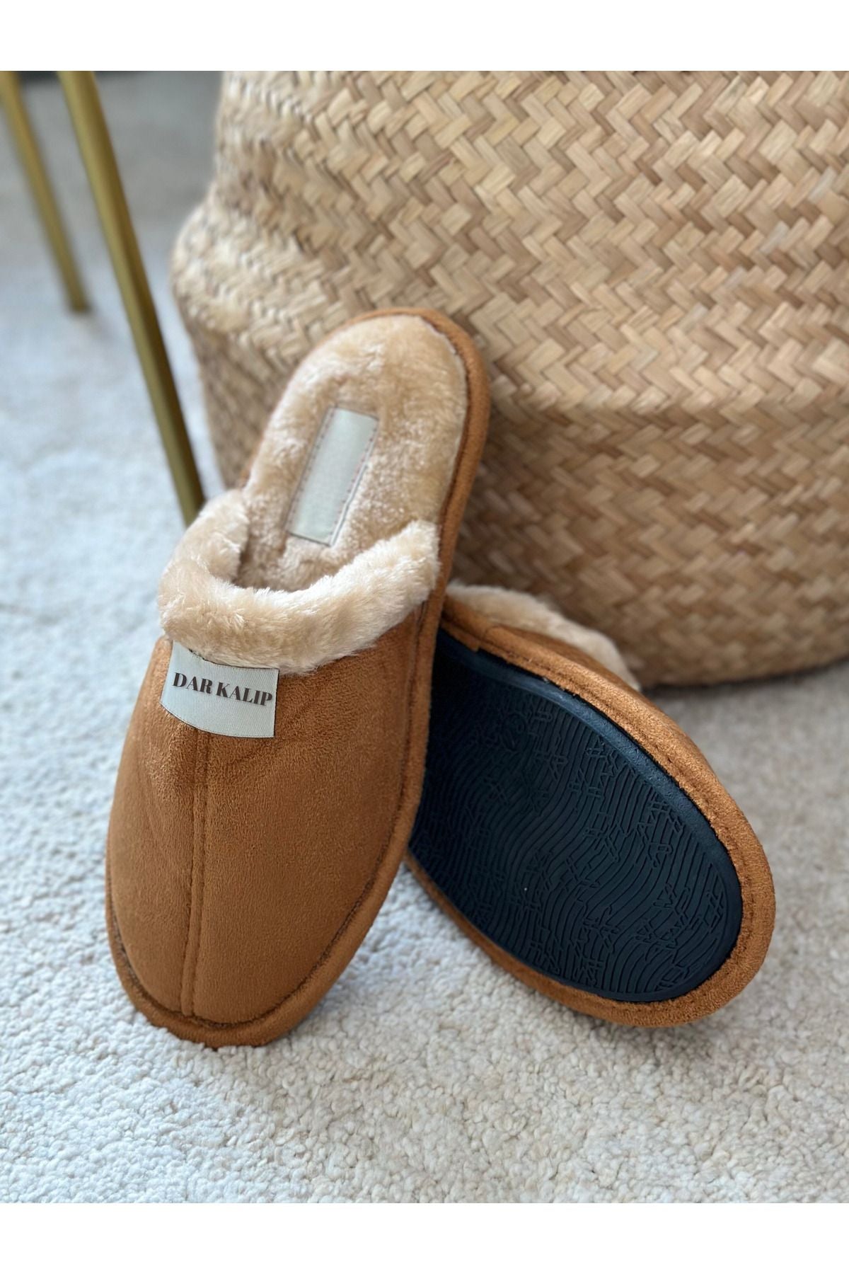 Anında Kapımda | Kadın Erkek Ev Terliği – İçi Kürklü Çeyiz ve Kışlık Terlik (Dar Kalıp, Ses Yapmaz, Hafif Taban)