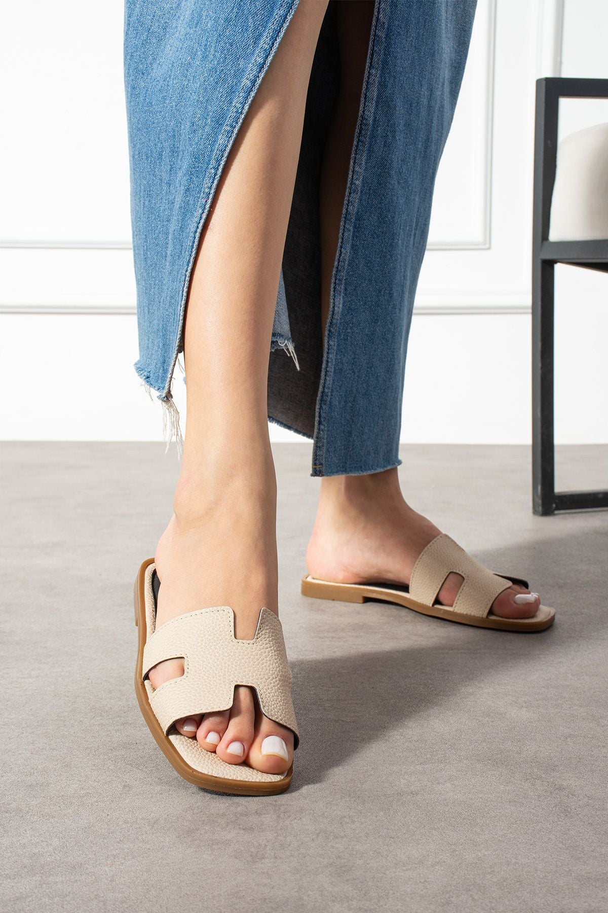 Anında Kapımda | Kadın Yazlık Düz Taban Rahat Günlük Terlik – Ev ve Dış Mekan Kullanımına Uygun Oran Modeli