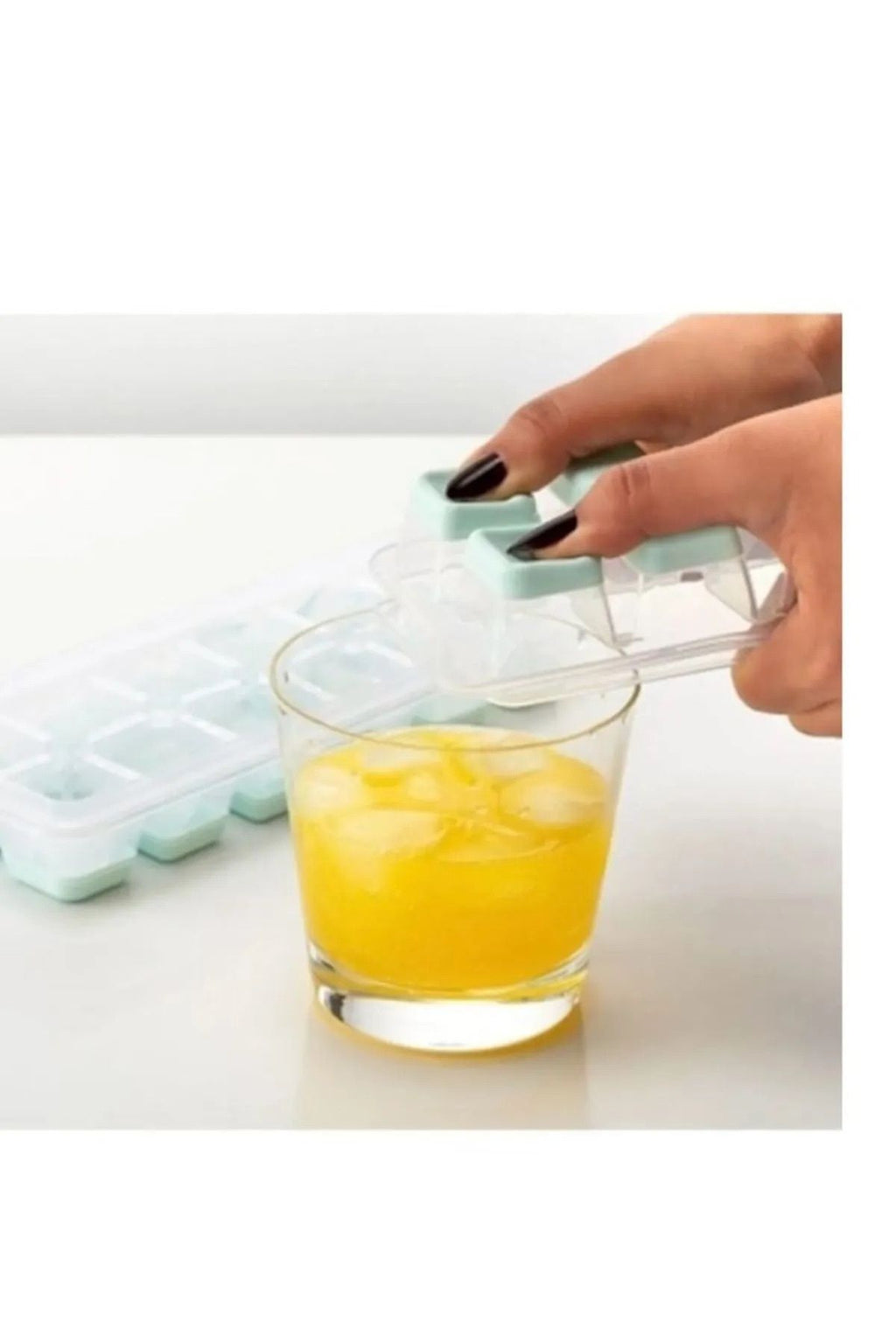 Anında Kapımda | 12 Bölmeli Silikon Buz Kalıbı – Esnek ve Dayanıklı Buz Küpü Kalıbı