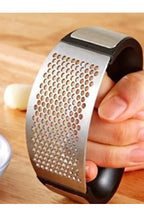 Anında Kapımda | Paslanmaz Çelik Sarımsak Ezici – Pratik & Dayanıklı Metal Sarımsak Ezeceği