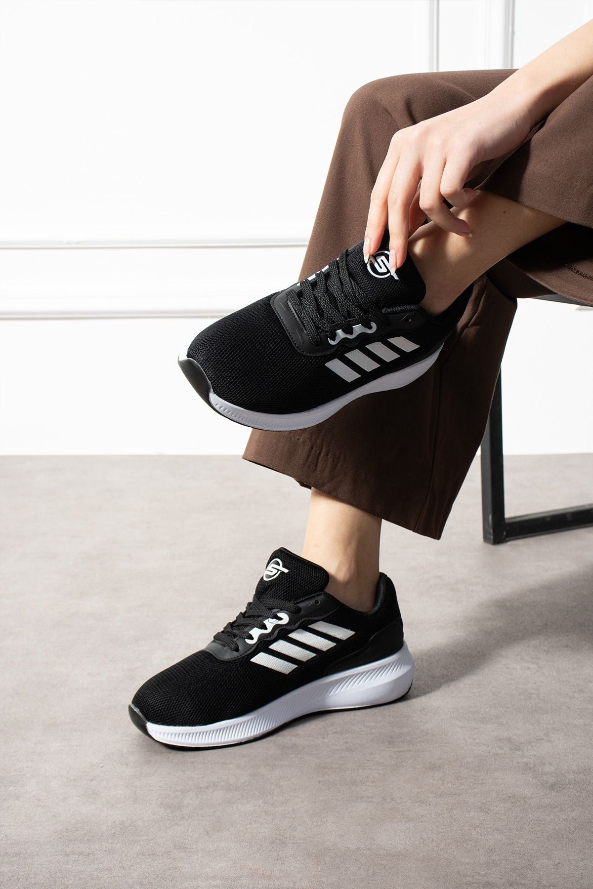 Anında Kapımda | Unisex Çizgi Detaylı Rahat Taban File Sneaker – Günlük Yürüyüş ve Spor Ayakkabı 2025 Modeli