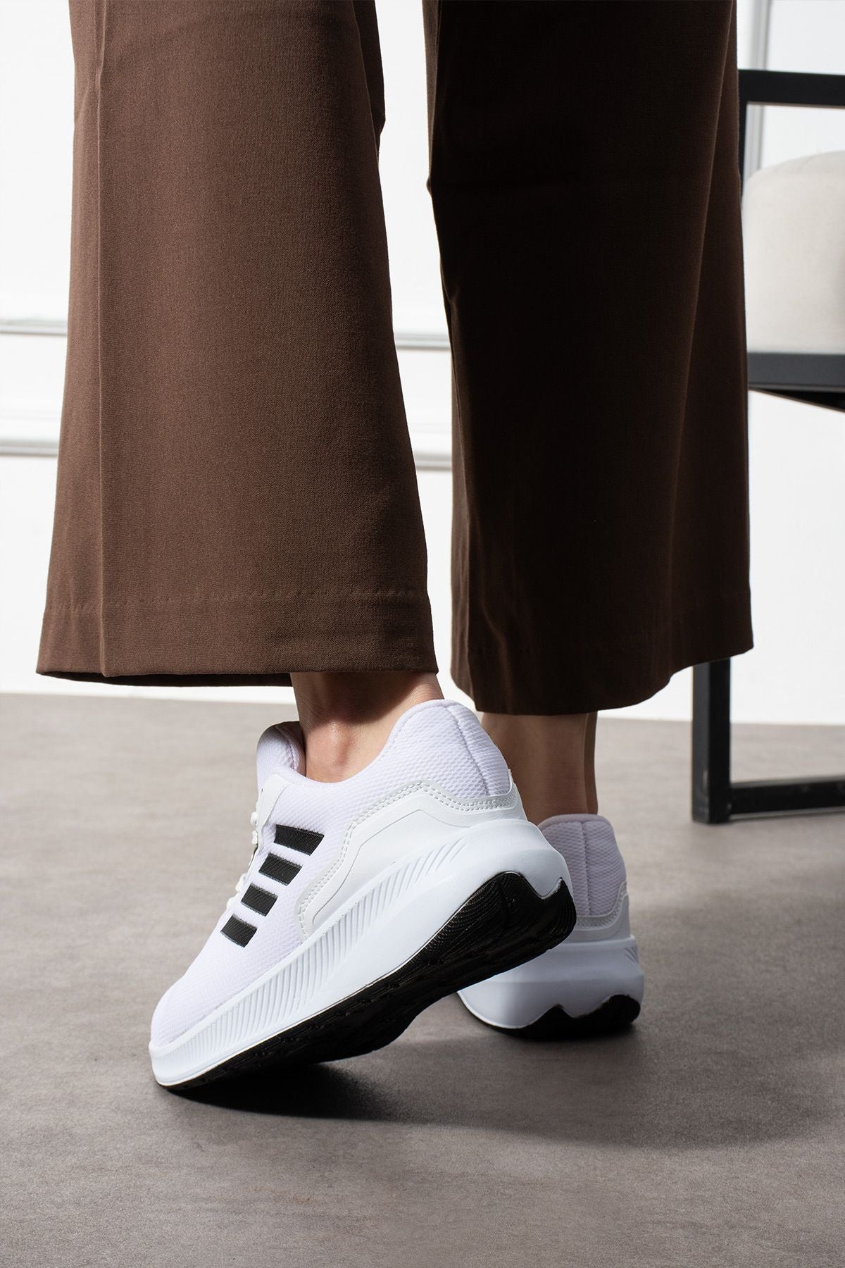 Anında Kapımda | Unisex Çizgi Detaylı Rahat Taban File Sneaker – Günlük Yürüyüş ve Spor Ayakkabı 2025 Modeli